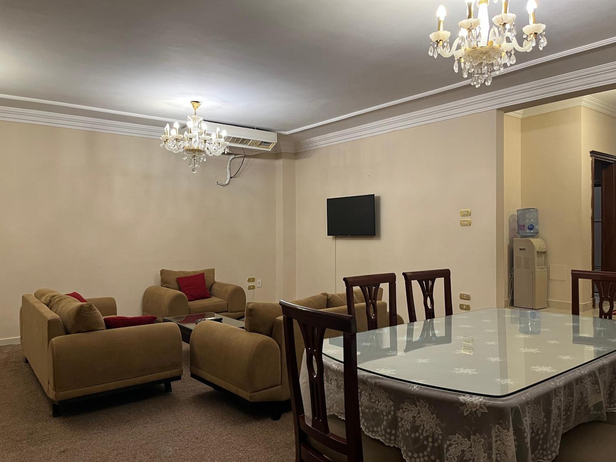 Chelay Apartment *